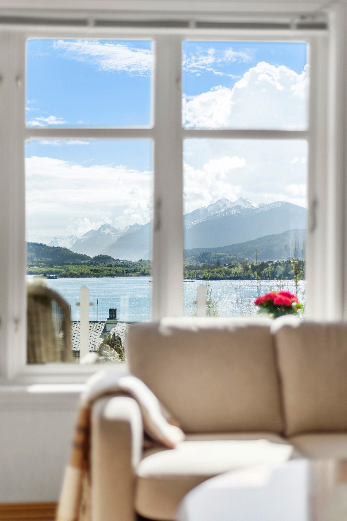 Denne vakre utsikten kan du nyte når eiendommen blir din. Galleribilde