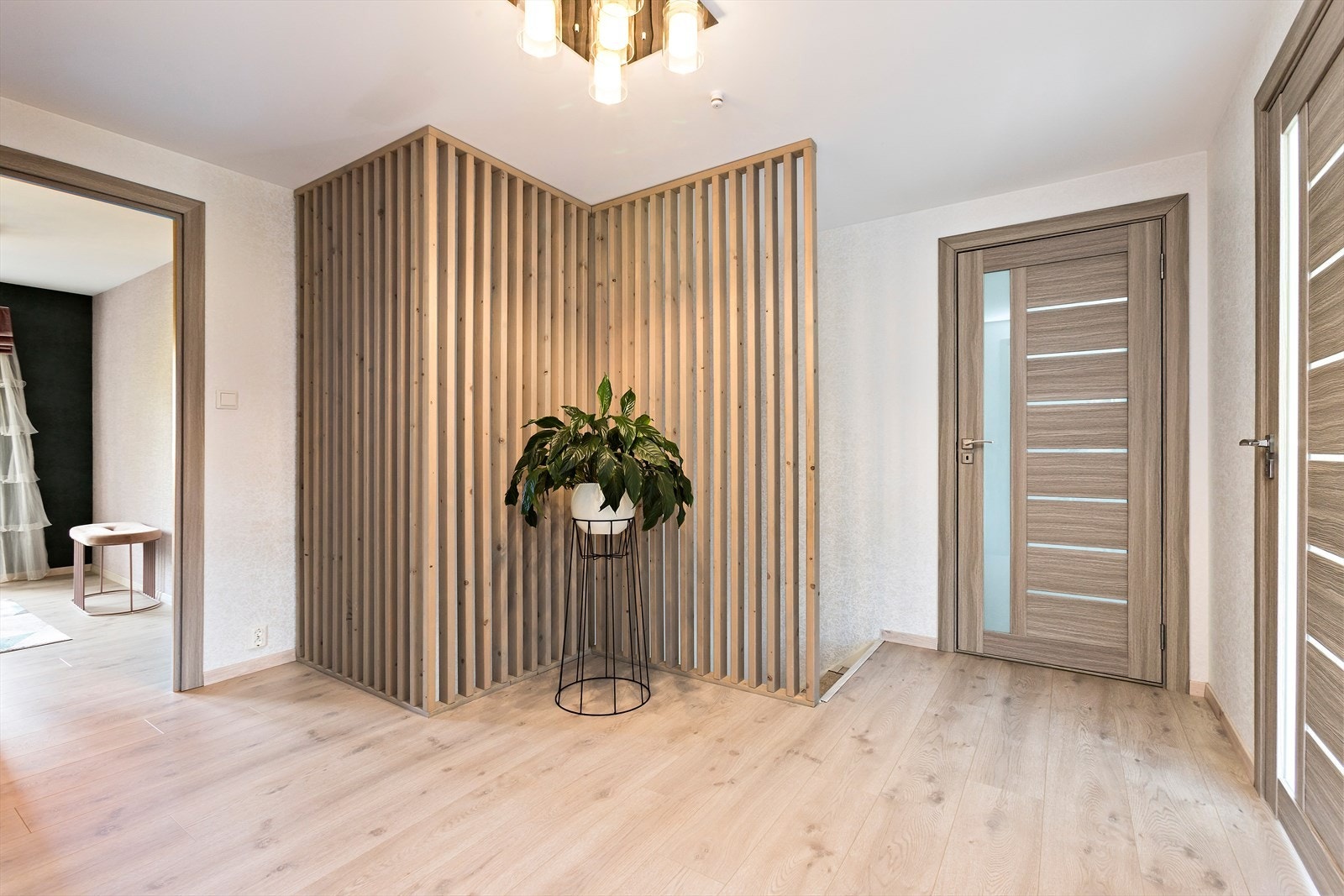 Hall i overetasjen. Galleribilde
