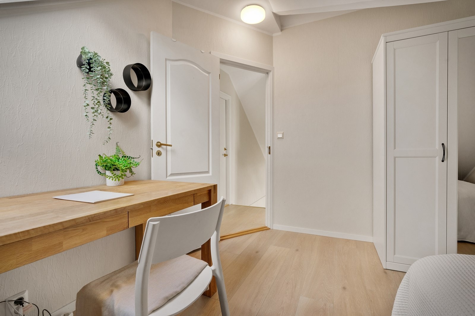 - Opp i 2. etasje finner man soverom 2 - Galleribilde