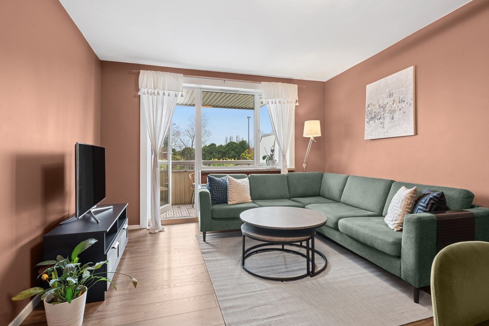 DNB Eiendom ved Sonia Sheikh har gleden av å presentere denne innbydende 3-roms leiligheten i Agmund Bolts vei 15! Galleribilde