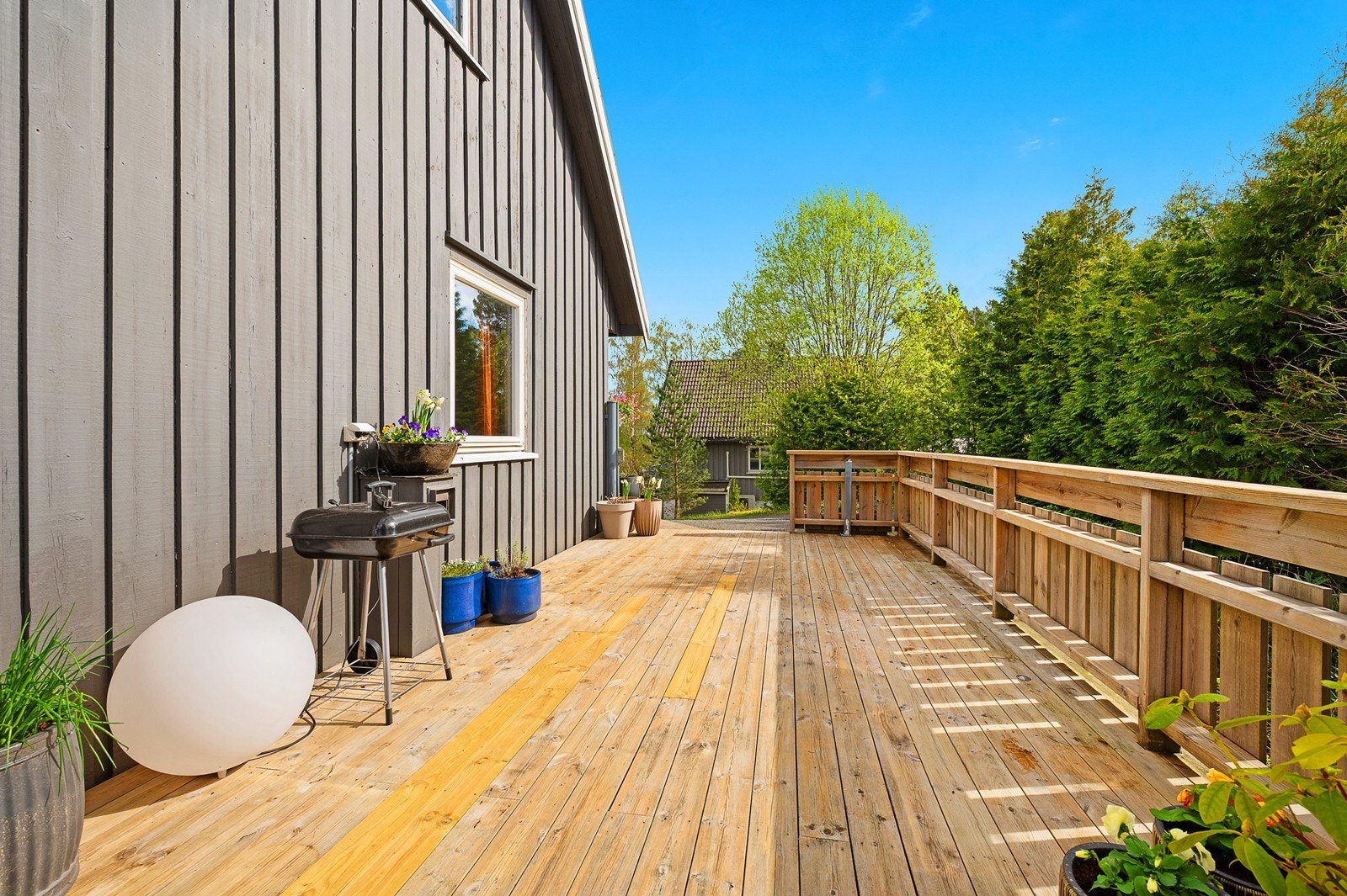 Uteplassene har gode solforhold! Galleribilde