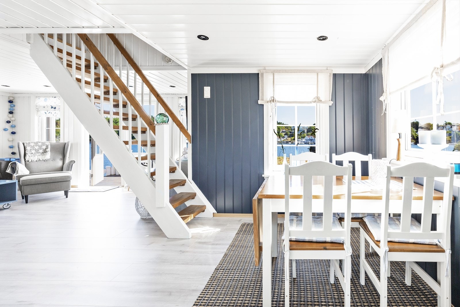 Trapp opp til loft. Galleribilde