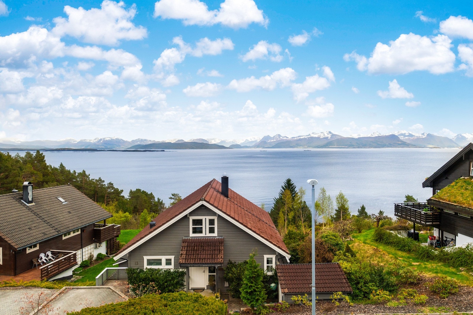 Nydelig utsikt fra eiendommen. Galleribilde