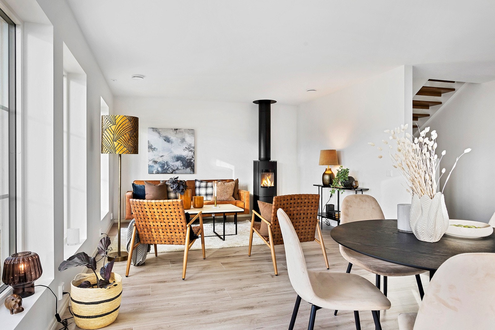 Moderne stue som kan møbleres etter eget ønske. Galleribilde