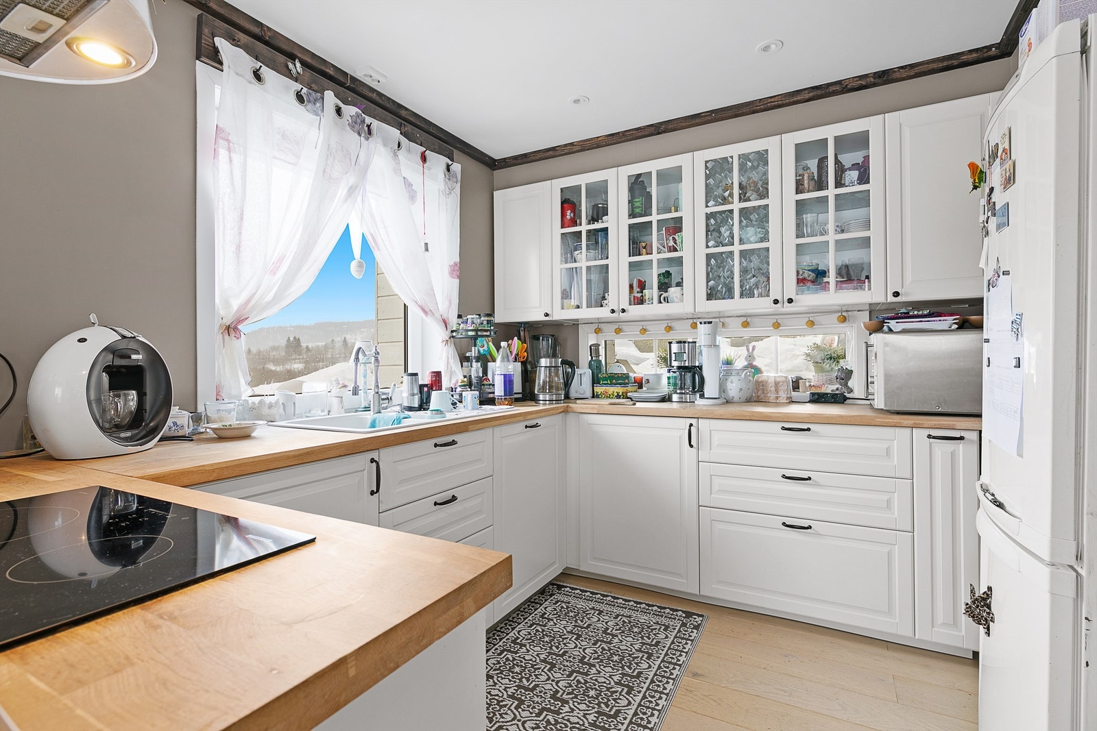 Godt med skap og benkplass Galleribilde