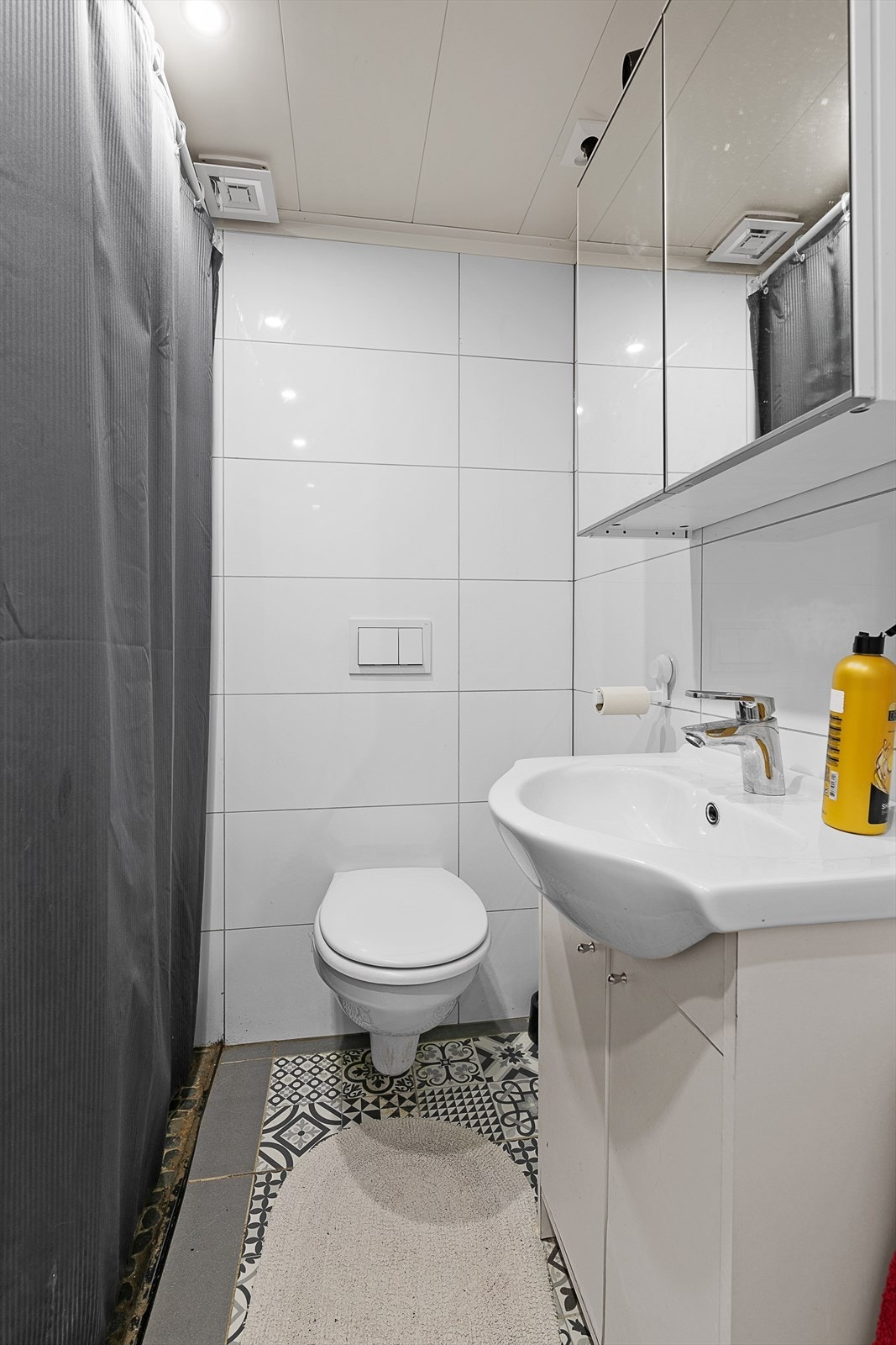 Anneks (Ulovlig oppført) Galleribilde