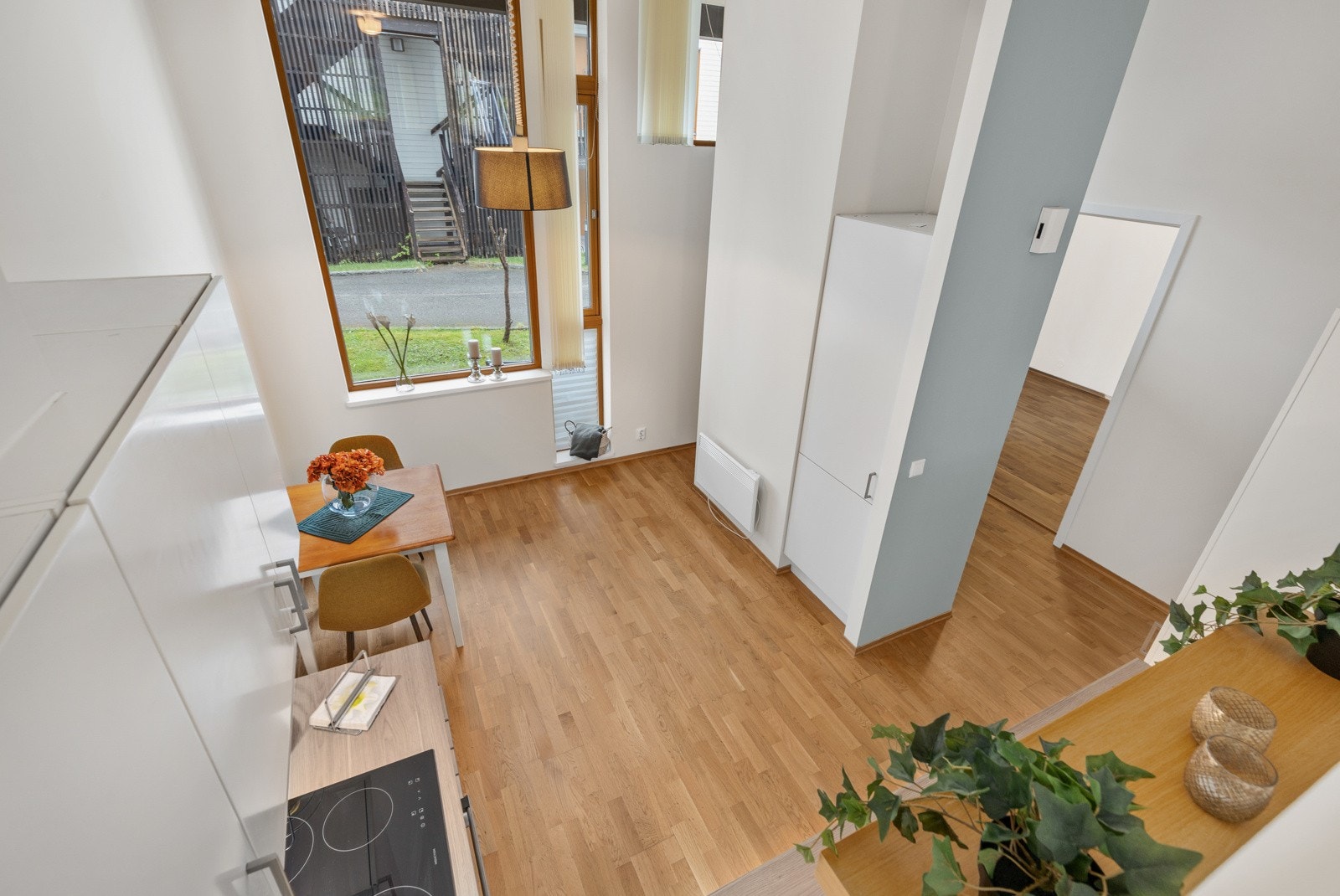 Kjøkken sett fra stue. Galleribilde