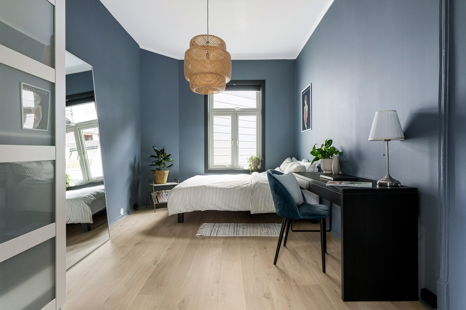 Leiligheten har to romslige soverom på hhv. 12,4m² og 10,8m². Galleribilde