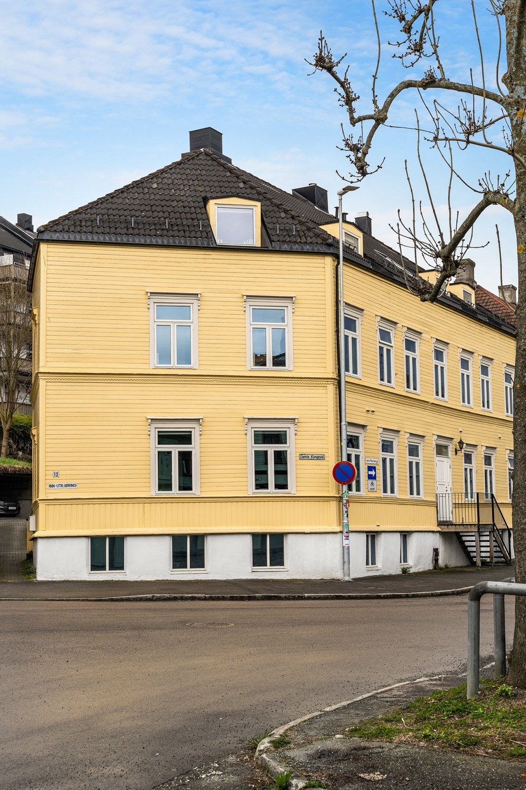 Bygården er organisert som borettslag med 6 andeler og egen forretningsfører. Bygningsmassen fremstår velholdt og ivaretatt. Galleribilde