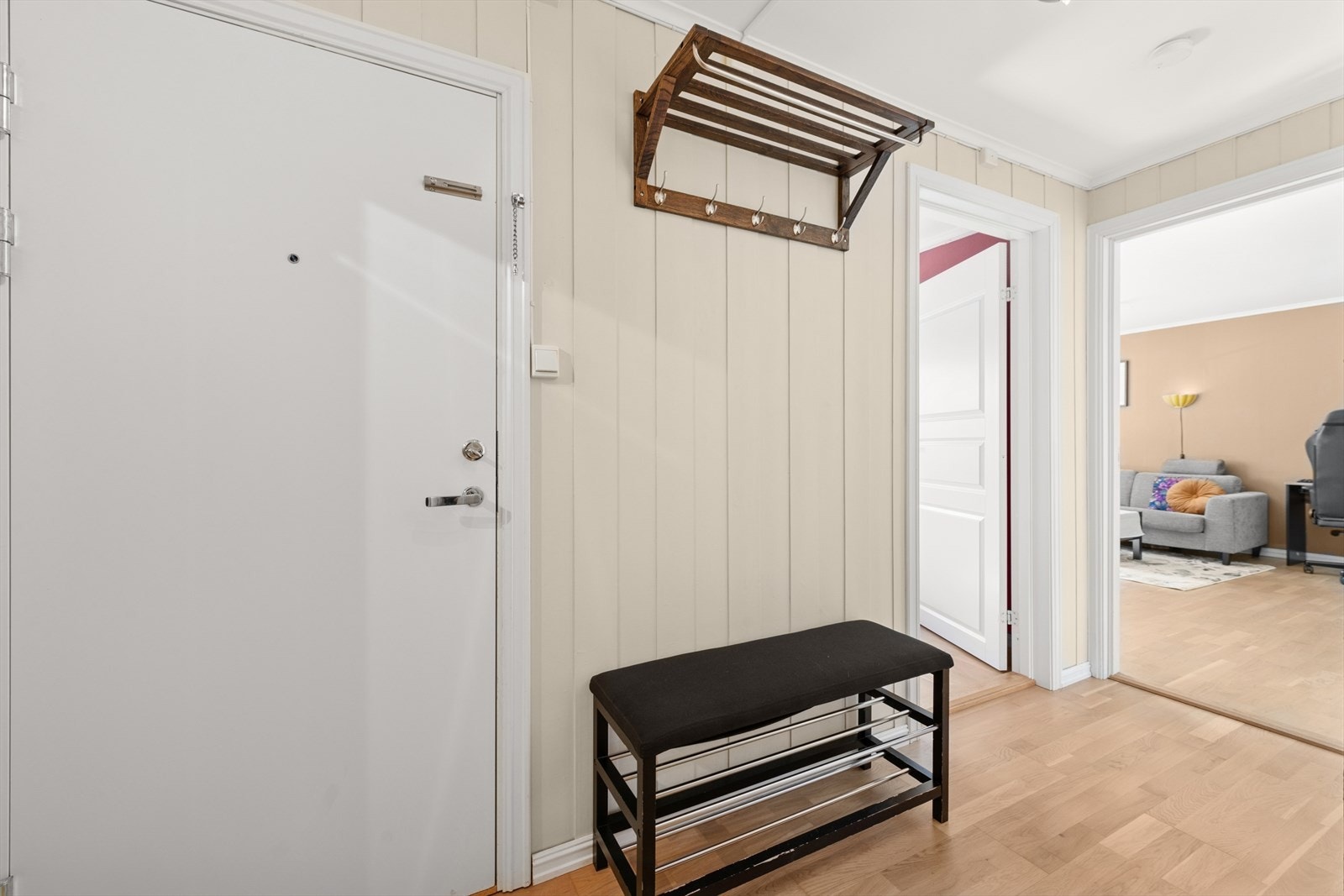 Gang som leder inn til stuen. Galleribilde