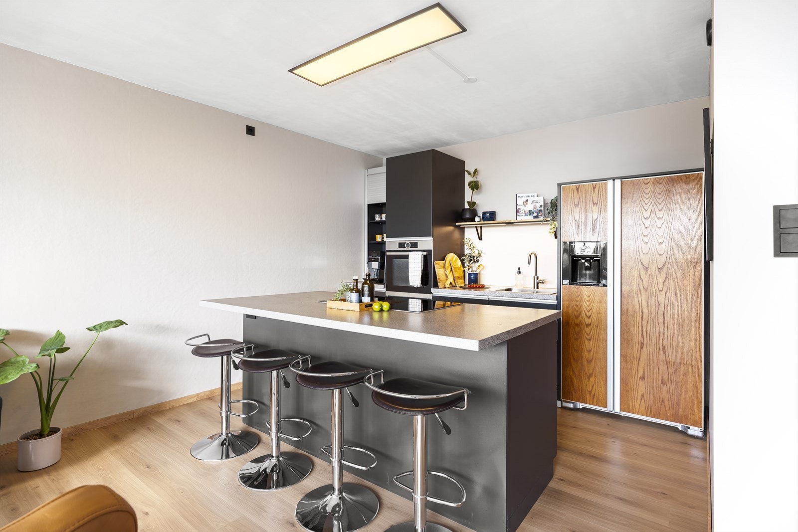 - Kjøkkenet er installert i 2024 og har ny både stekeovn, platetopp og oppvaskmaskin - Galleribilde