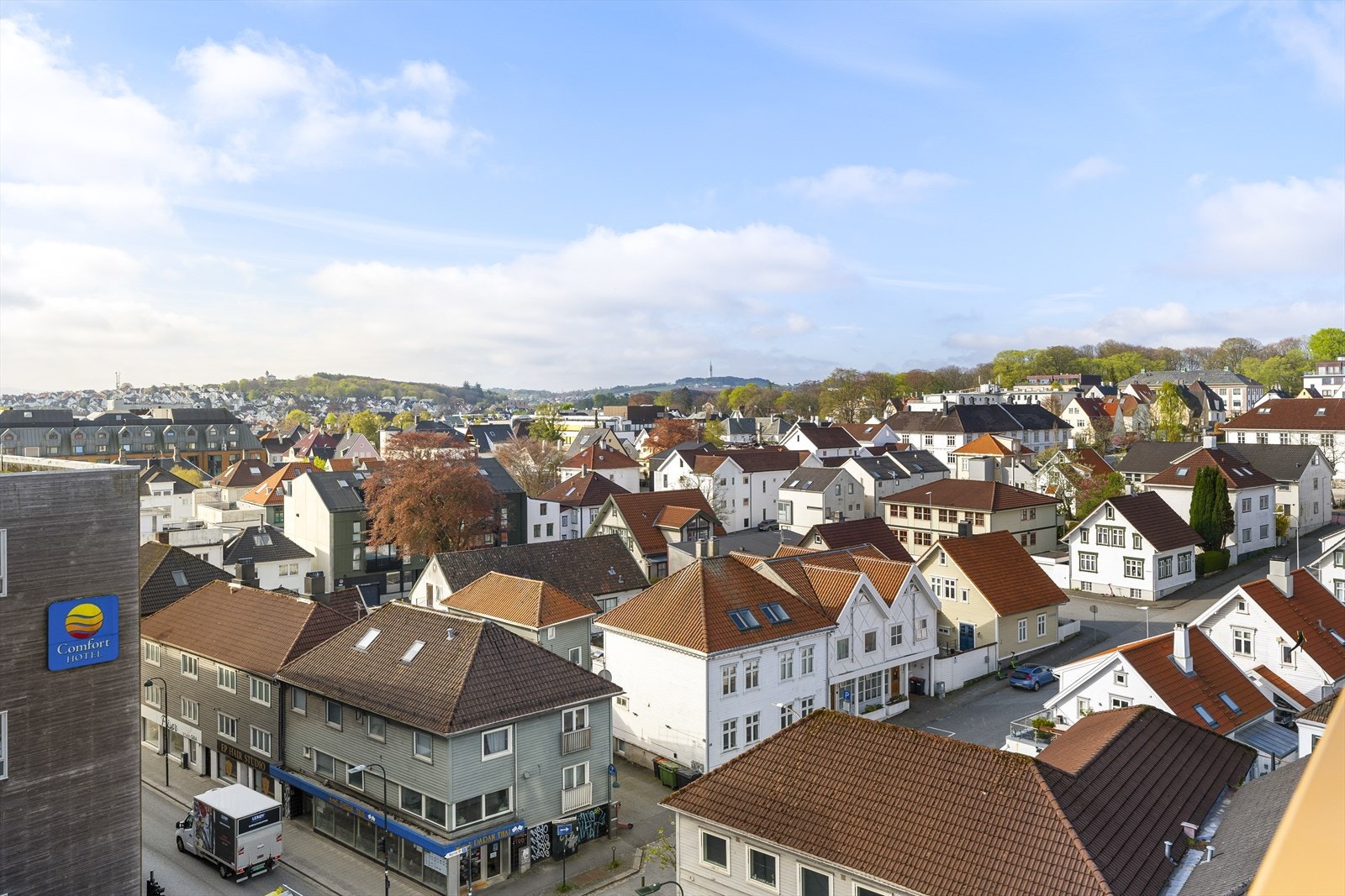 - Her ser man både mot Vestre Platå, Vålandstårnet og Ullandhaugstårnet - Galleribilde