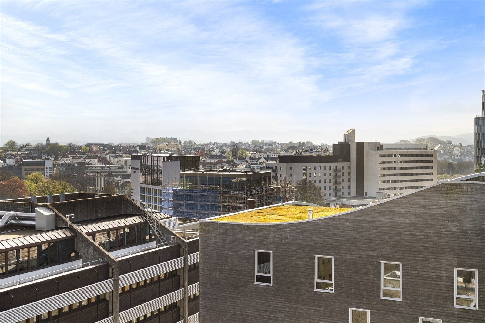 - Flott utsikt og sentral beliggenhet på Løkkeveien - Galleribilde