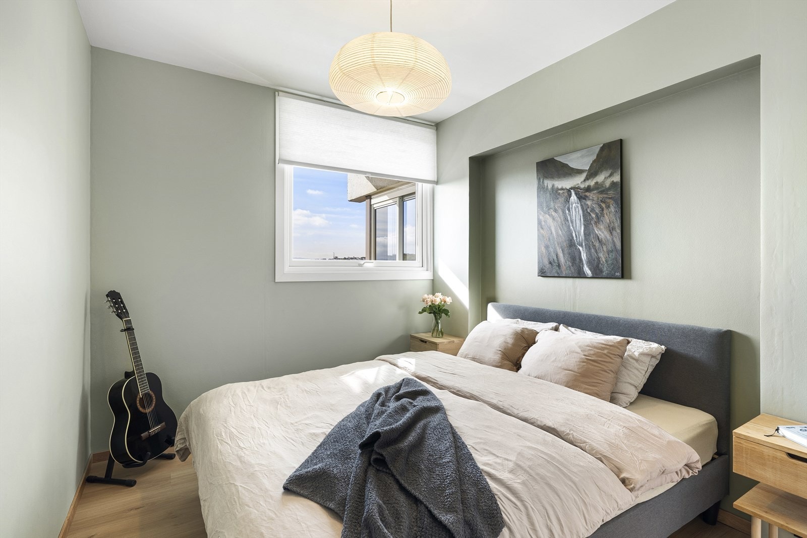 - Soverommet er også pusset opp, og har god plass til dobbeltseng og nattbord - Galleribilde