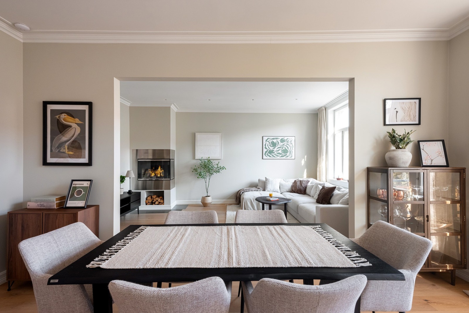 Dette blir et naturlig samlingspunkt i boligen hvor du vil ønske tilbringe store deler av tiden. Galleribilde