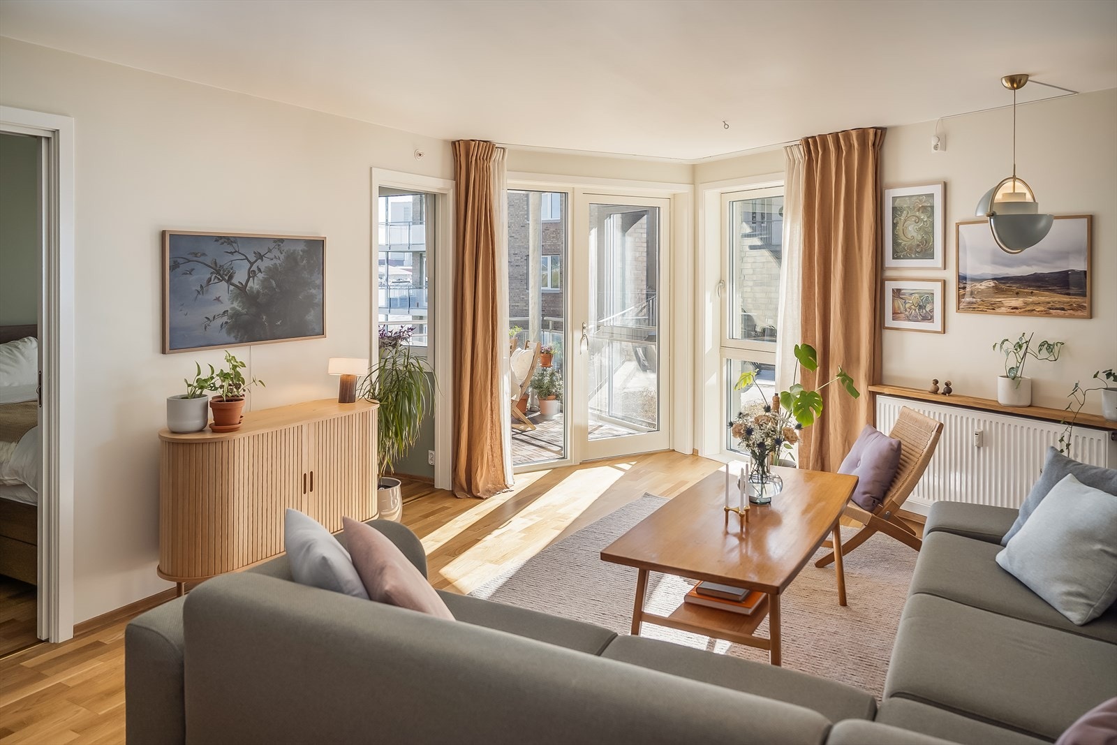 Boligen holder en gjennomgående god standard og har blitt vurdert til TG 1 på alle punkter av takstmann. Galleribilde