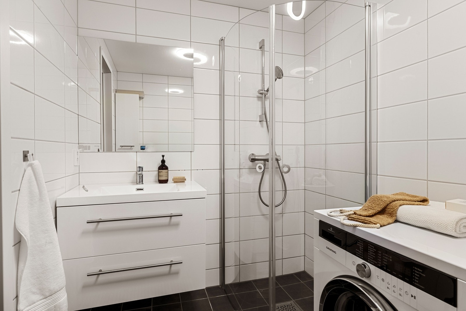 Her er det komfort hele året med elektriske varmekabler i gulvet. Galleribilde