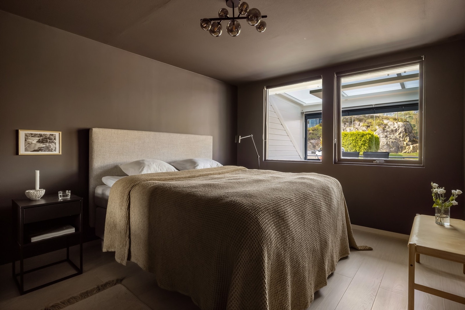 Veggene er malt i tidløse og moderne farger. Galleribilde