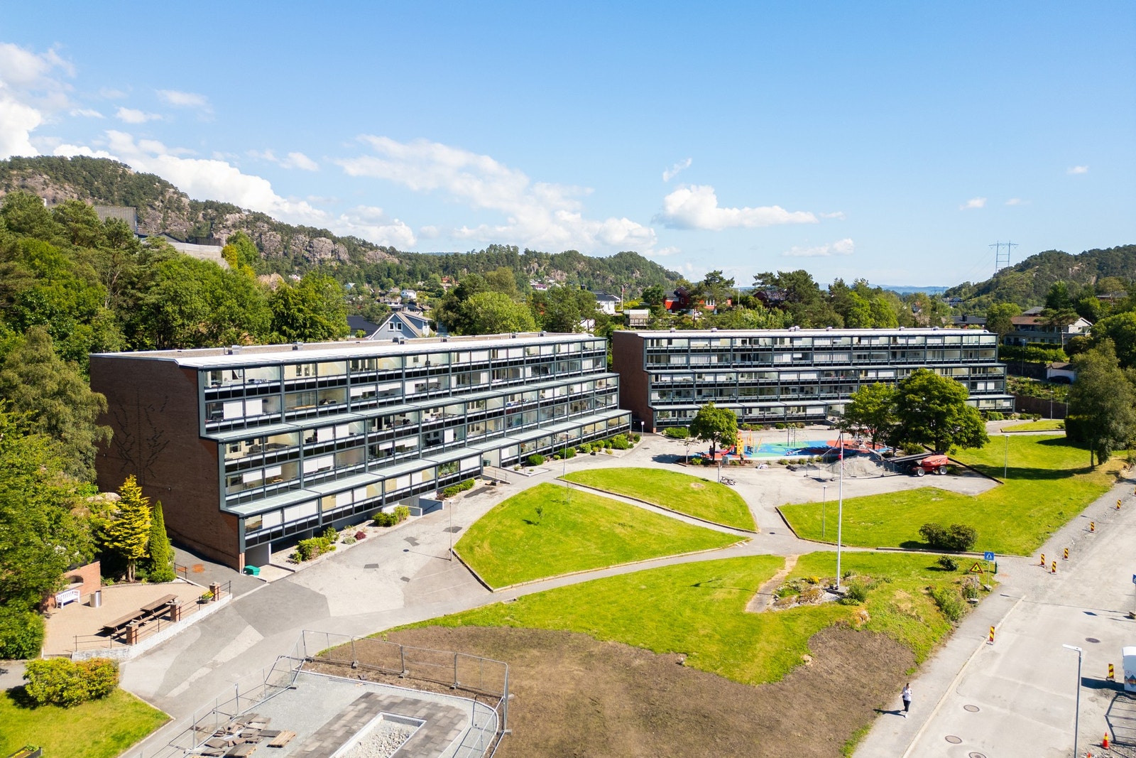 Borettslaget består av 135 andelsleiligheter i 3 blokker. Galleribilde