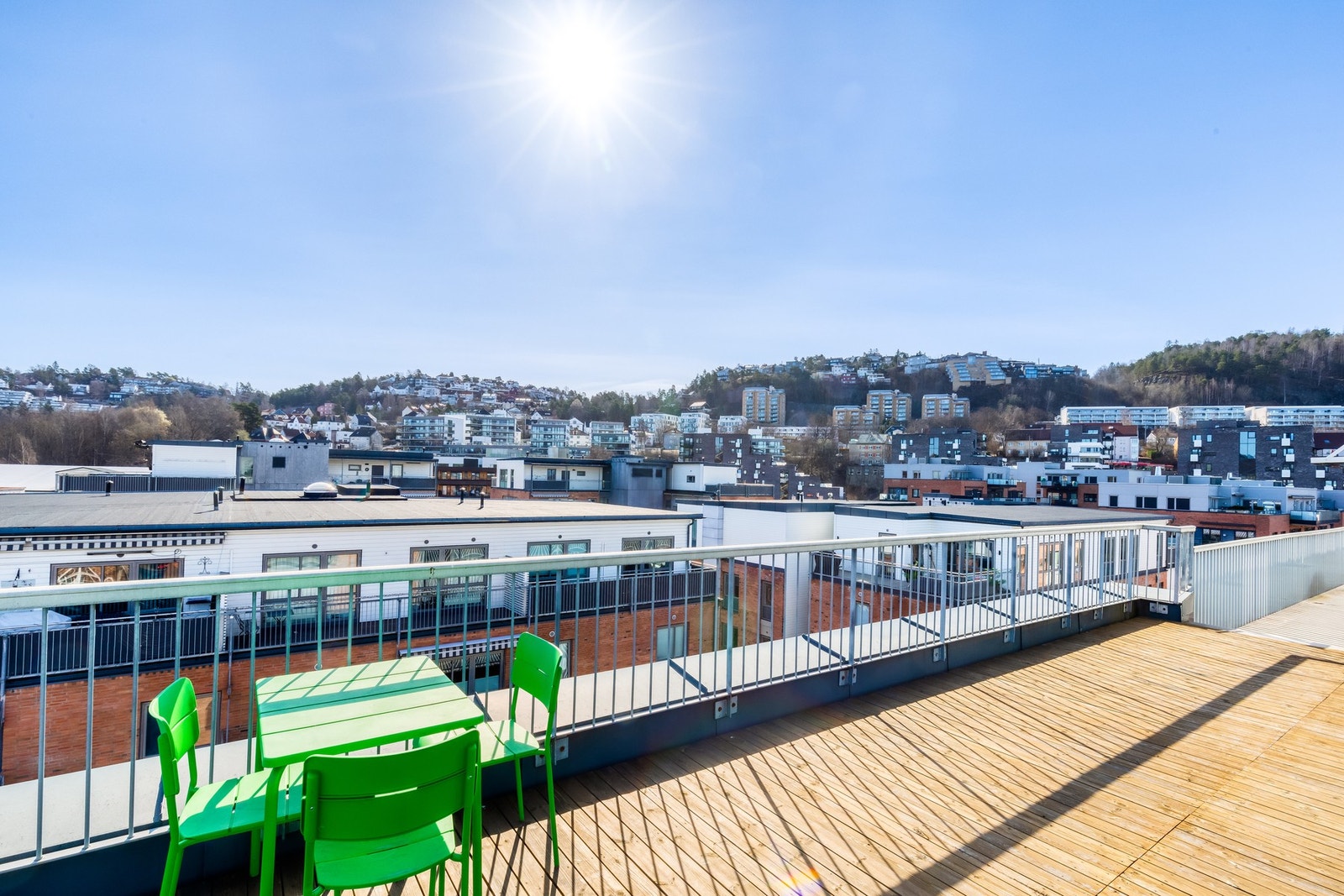 Til glede for beboerne er det en flott felles takterrasse. Galleribilde