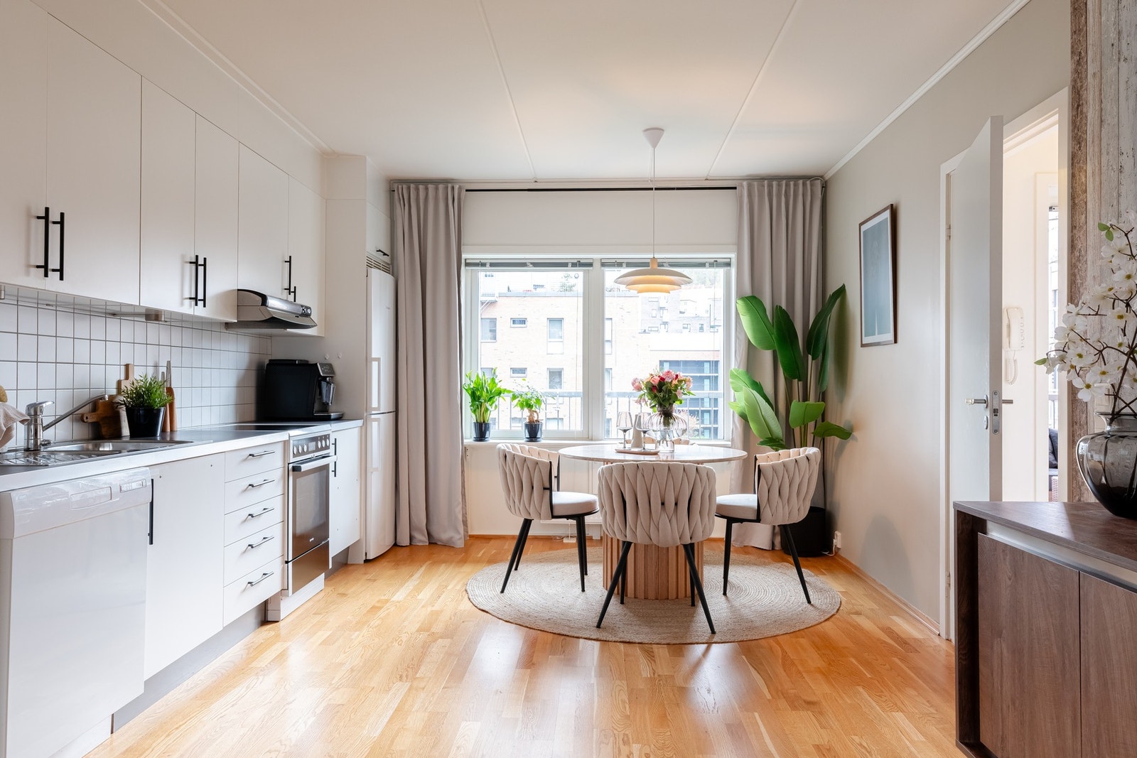 Alle hvitevarene på kjøkkenet medfølger. Galleribilde