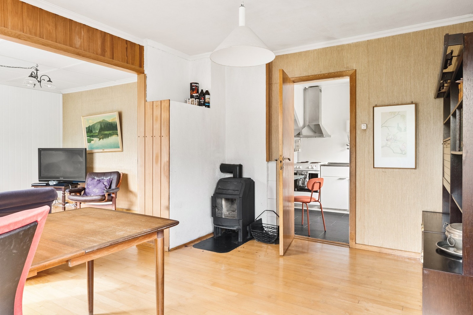 Det er også oppvarming med vedfyring. Galleribilde