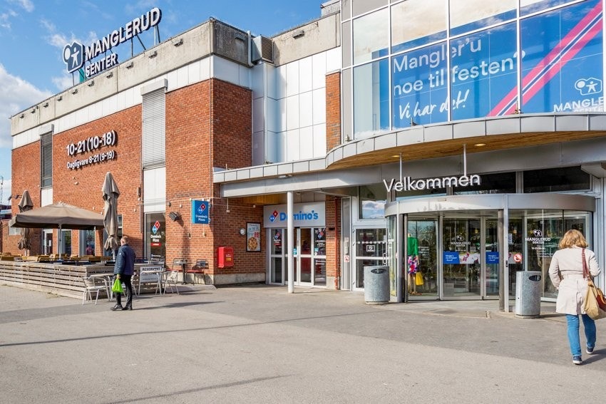 Manglerud senter med varierte butikker og servicetilbud. Galleribilde