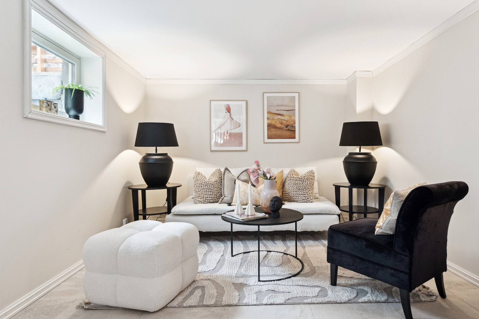 Kjellerstue med varmekabler i gulv. Galleribilde
