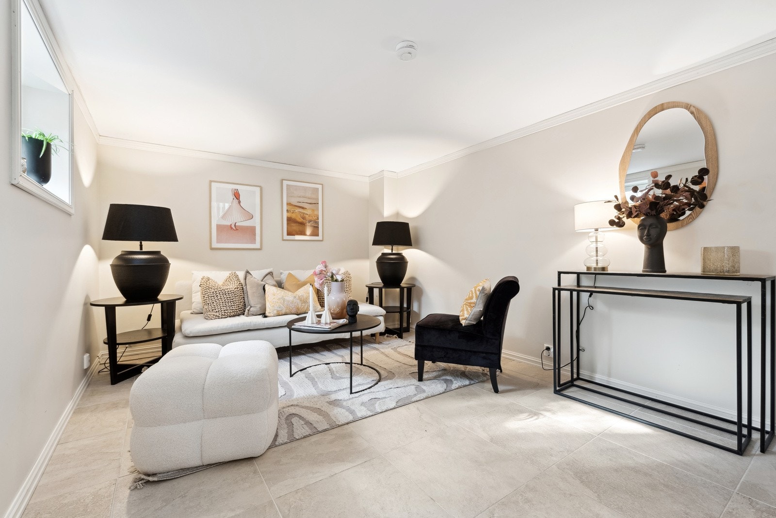 Kjellerstue med varmekabler i gulv. Galleribilde