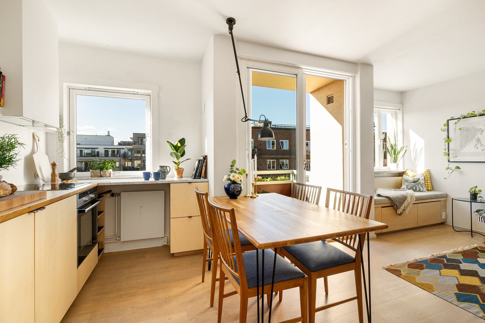 Leiligheten har en åpen og romslig planløsning. Galleribilde