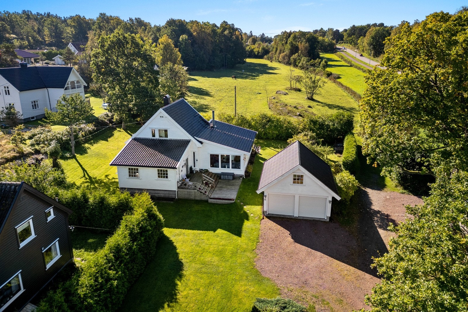 Omgivelsene er landlige og idylliske med flott natur rett utenfor døra. Galleribilde