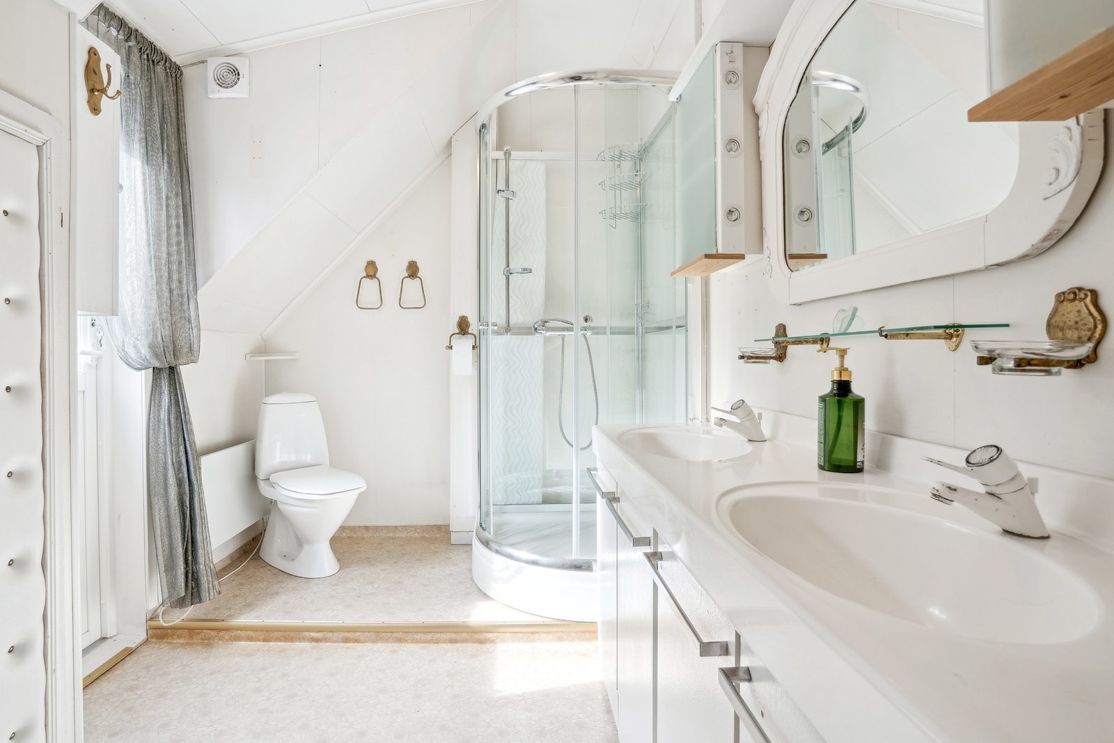 Bad i 2. etasje på 7,5 kvm. Galleribilde