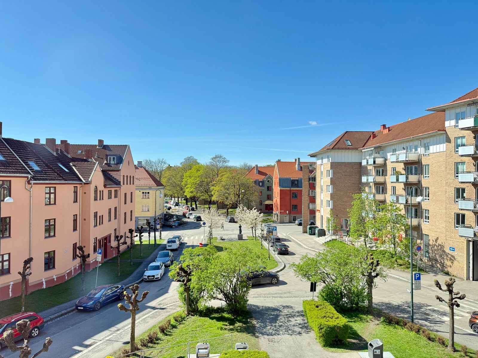 Dette er det du ser ut av stuevinduet ditt. Ingen som ser inn, bare du som ser ut. Galleribilde