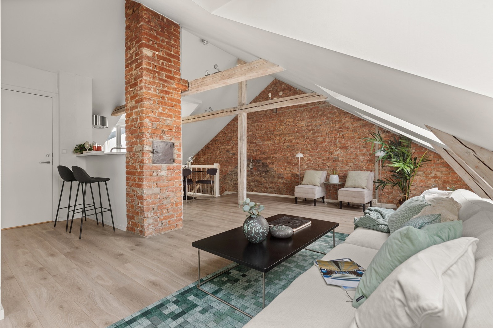 Leiligheten går over to plan i byggets 4. og 5. etasje med hele 155 kvm gulvareal. Galleribilde