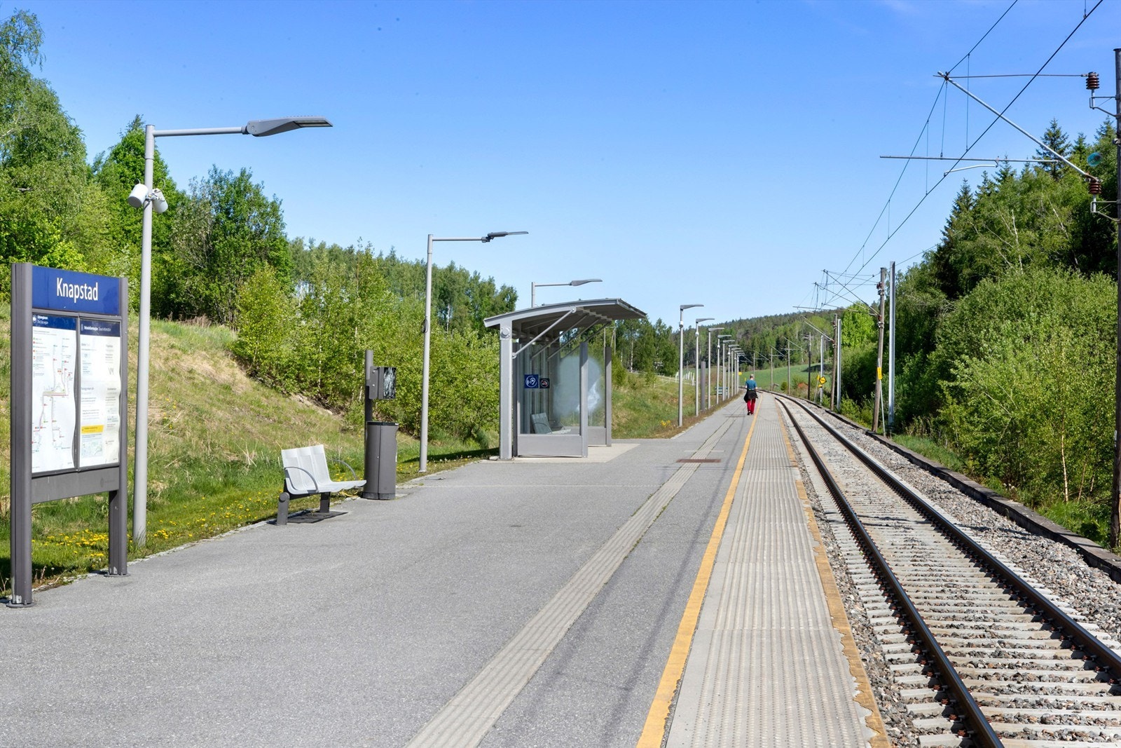 Ca. 900 meter til Knapstad togstasjon med gode pendlermuligheter til blant annet Oslo og Ski Galleribilde