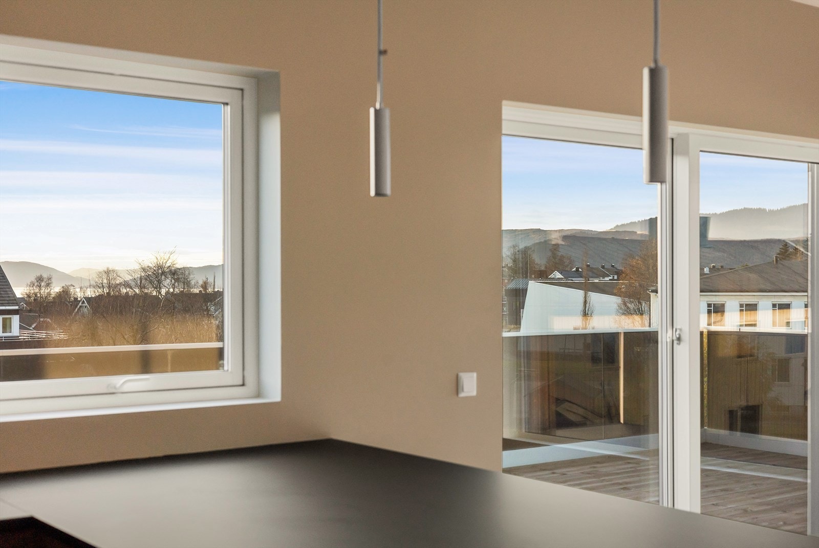 Utsikt fra kjøkkenet mot havet. Galleribilde