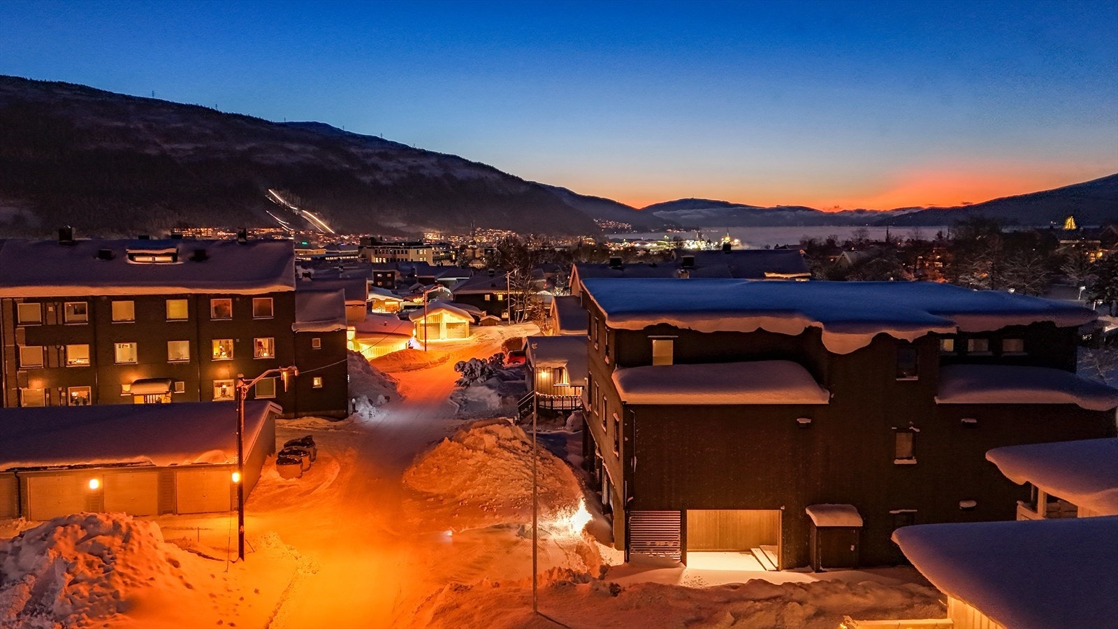 Sentrum er kun noen minutters gange unna leiligheten. Galleribilde