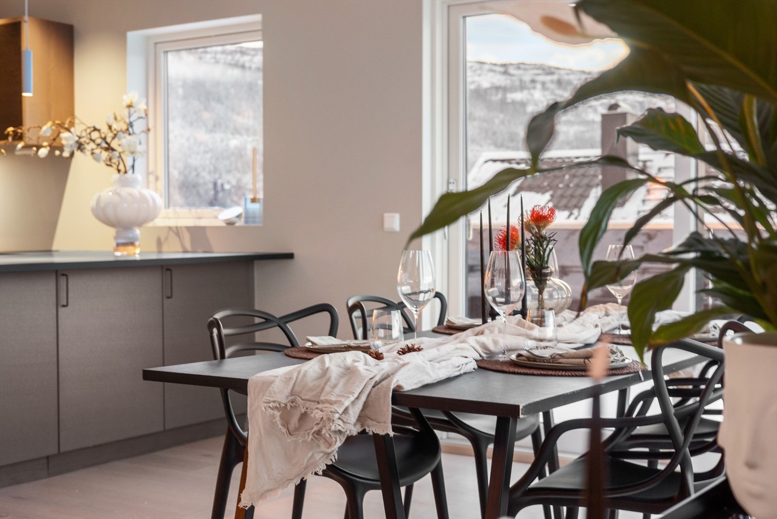 Spisestue. Galleribilde