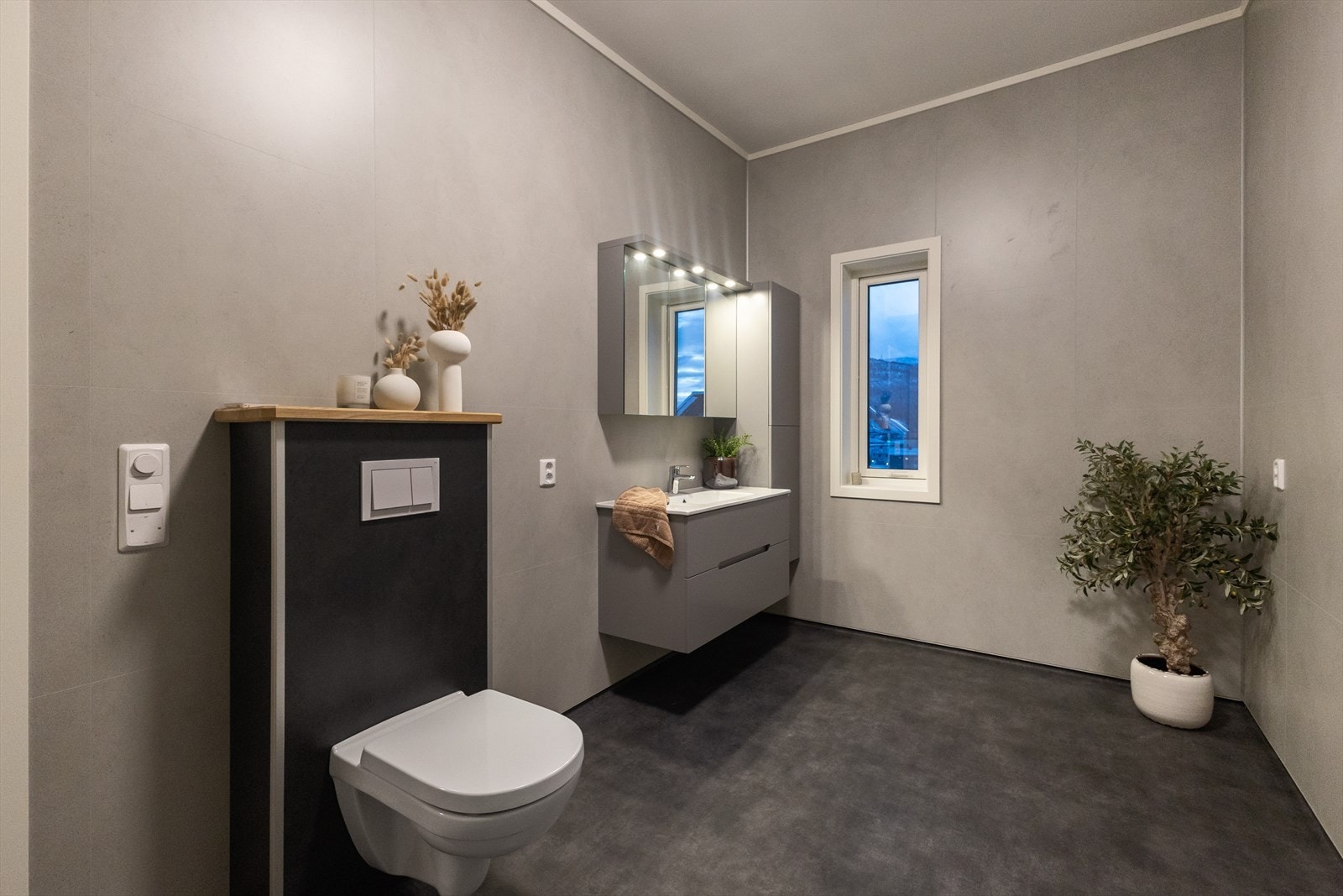 Bad nr. 1 like ved entre. Galleribilde