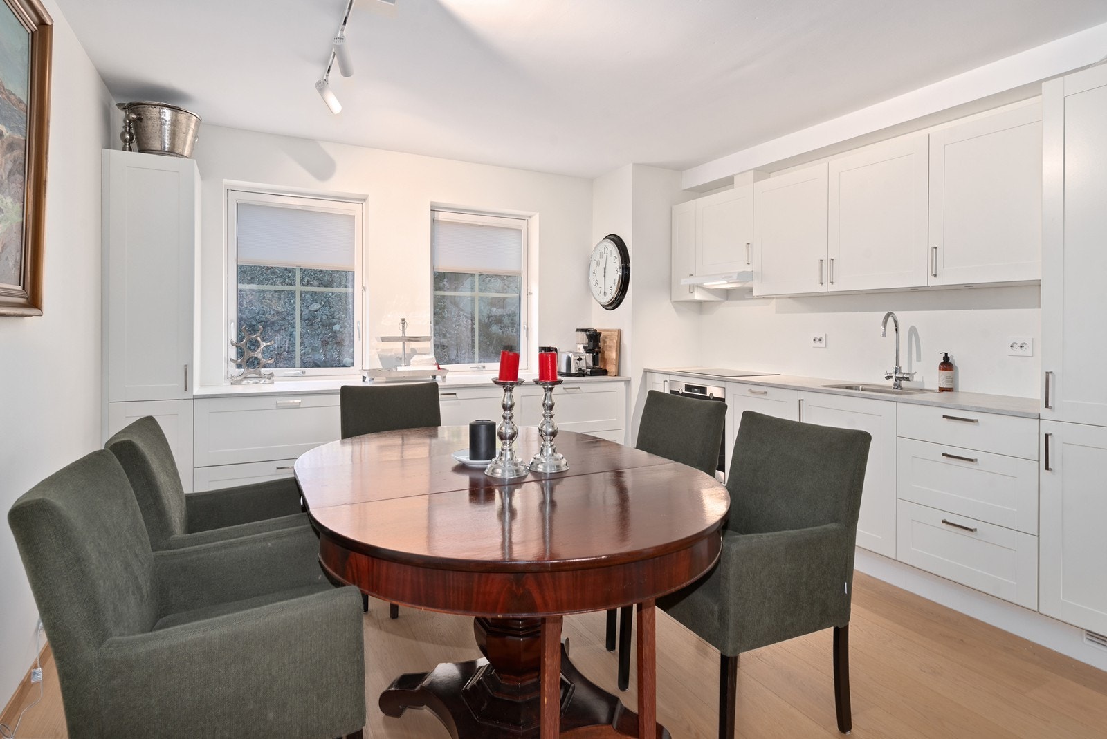 Plass til spisemøbler på kjøkkenet Galleribilde