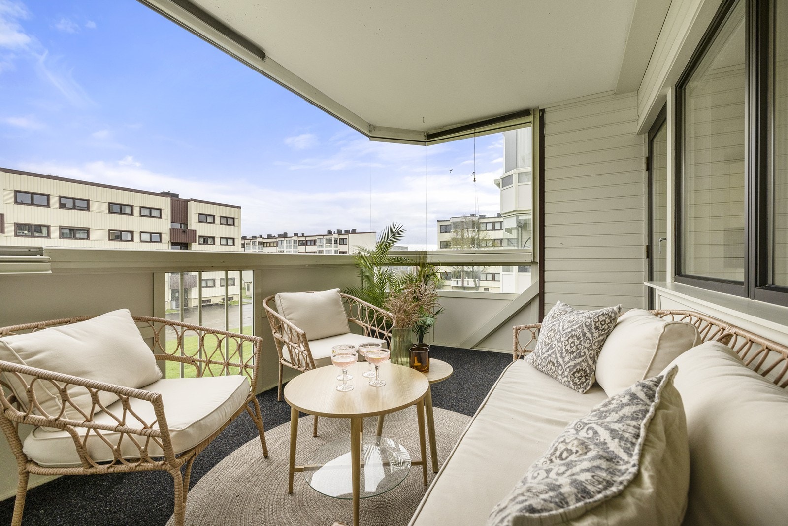 Velkommen til denne flotte 3-roms leiligheten, sentralt på Lørenskog! Galleribilde