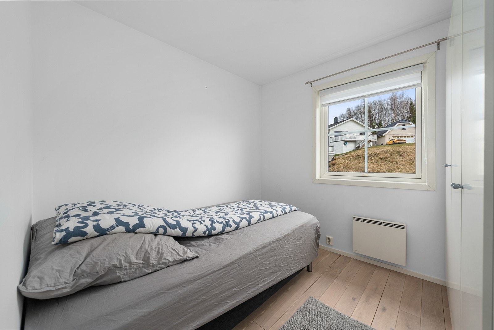 Lyse rom gjør innredningen enkel. Galleribilde