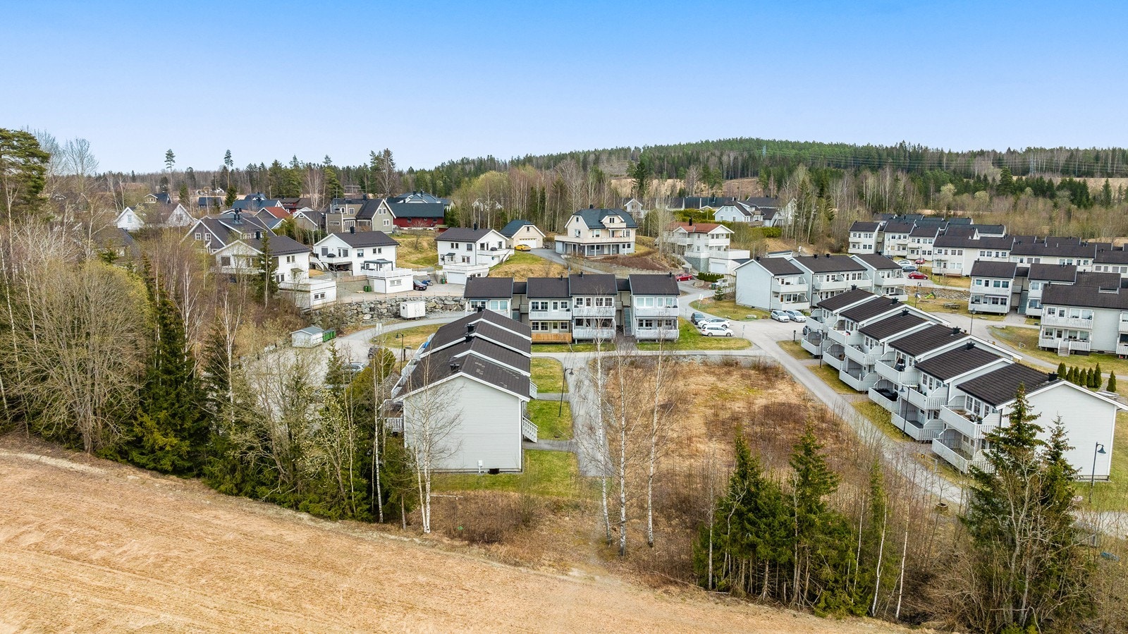 En pen 3-roms leilighet beliggende i 2. etasje. Galleribilde