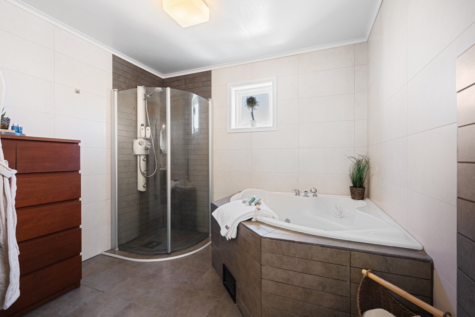 Bad i 1. etasje Galleribilde