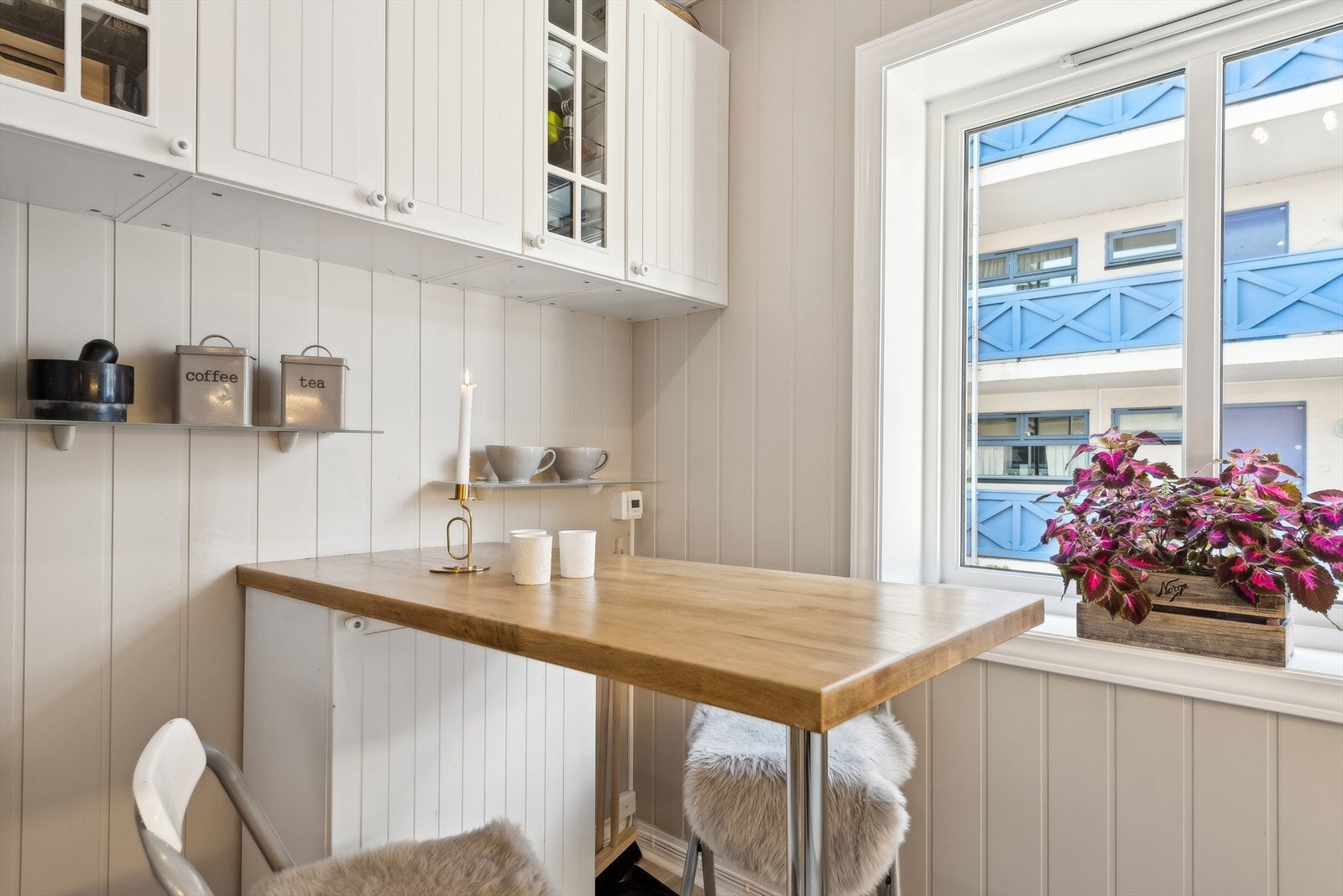 Her er det etablert en smart løsning for sitte-/spiseplass Galleribilde