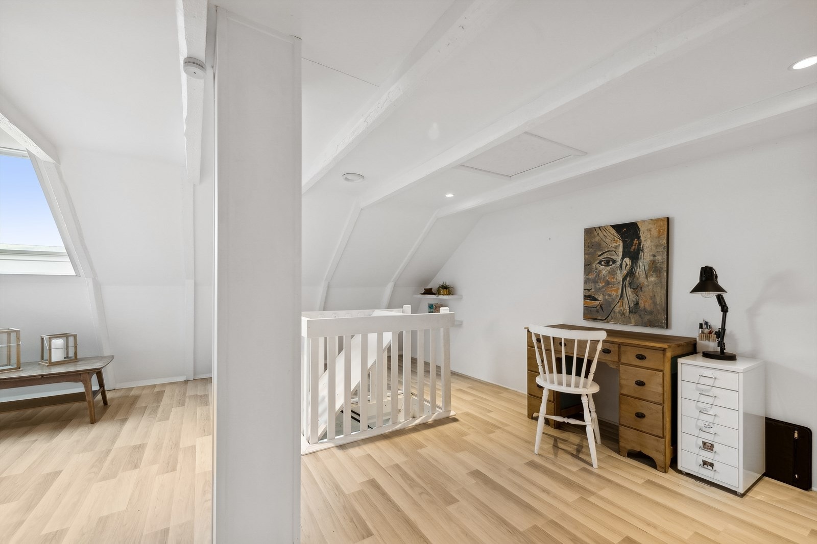 Det gjøres oppmerksom på at loftet ikke er byggemeldt og godkjent for varig opphold. Galleribilde