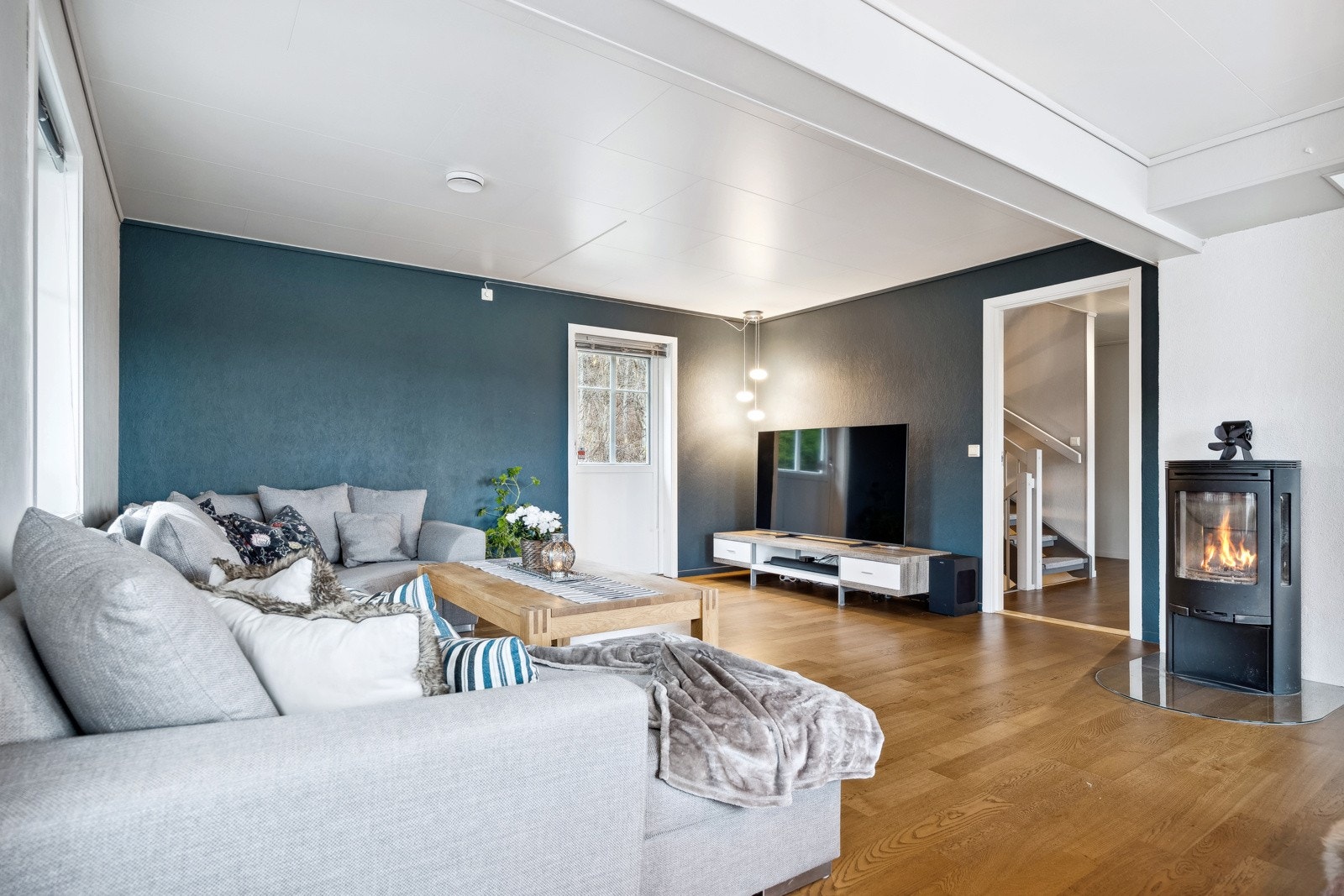 Boligen har en flott utforming med spennende detaljer og god planløsning. Galleribilde