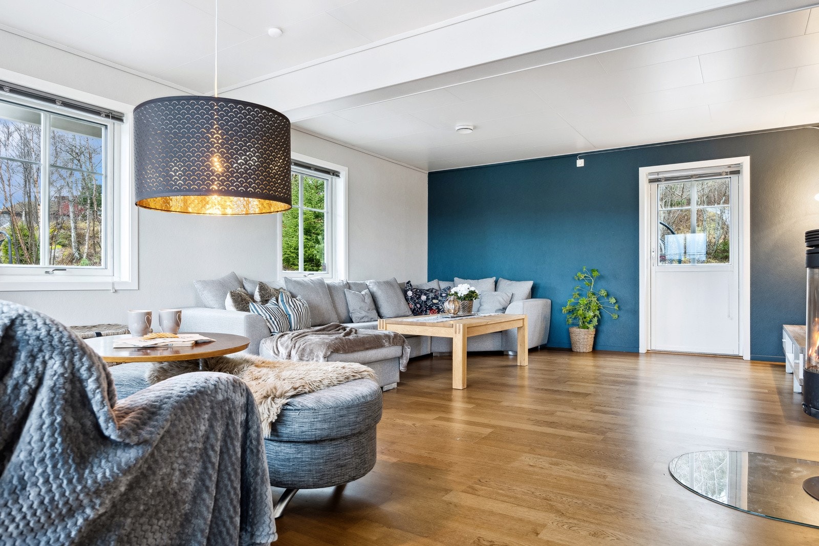 Gulvflater er belagt med parkett. Galleribilde