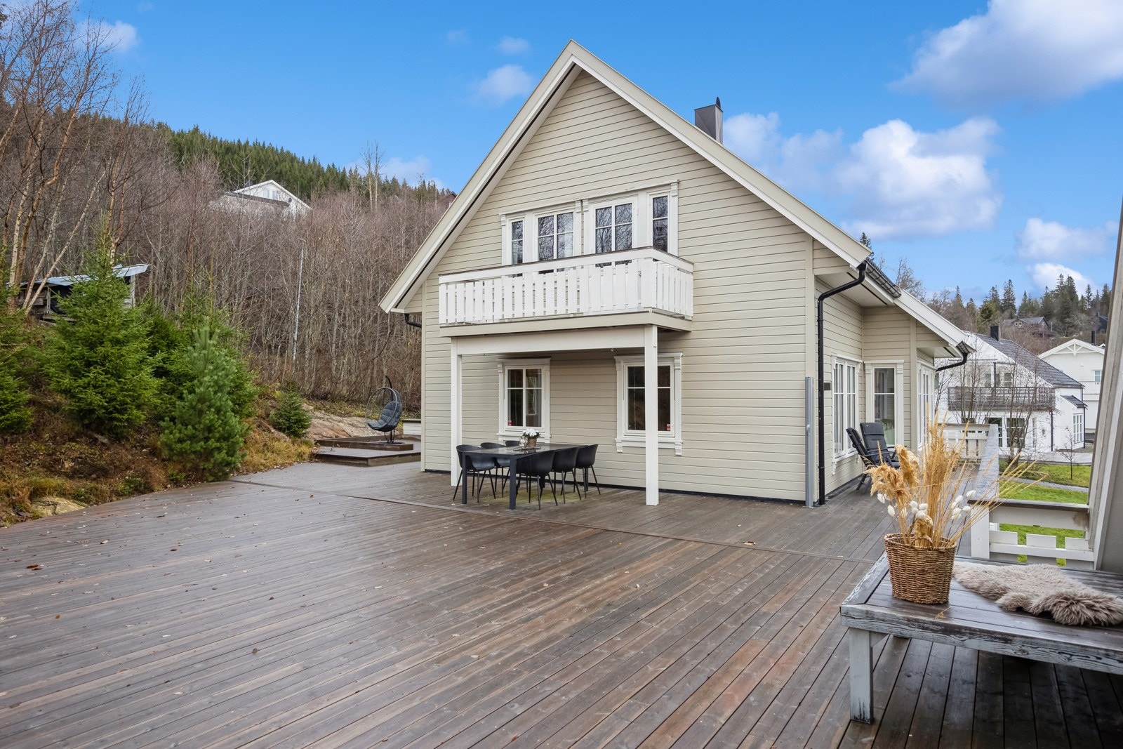 Stor og flott terrasse på hele 150 kvm. Galleribilde