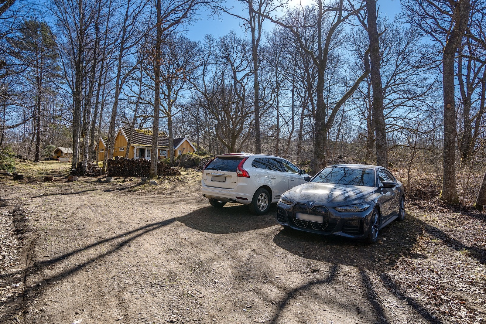 Fine parkeringsmuligheter på egen tomt Galleribilde